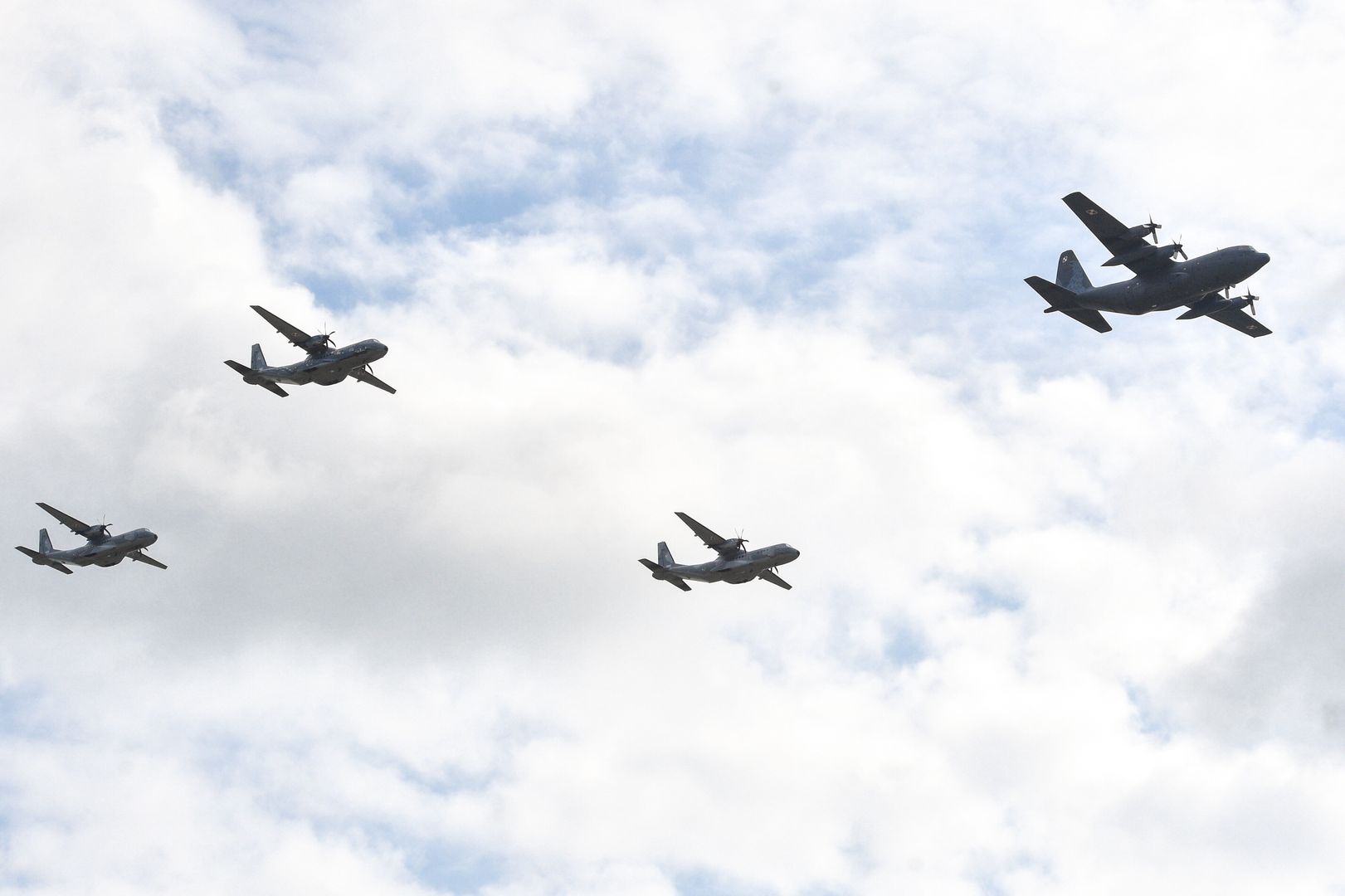 Samoloty transportowe SZRP podczas Radom Air Show.
