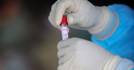 Szczepienia przeciw COVID-19. Pfizer zmienia harmonogram dostaw