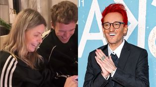 Rozbawiona Mandaryna w towarzystwie starszego syna scrolluje newsy na temat jej powrotu do Michała Wiśniewskiego