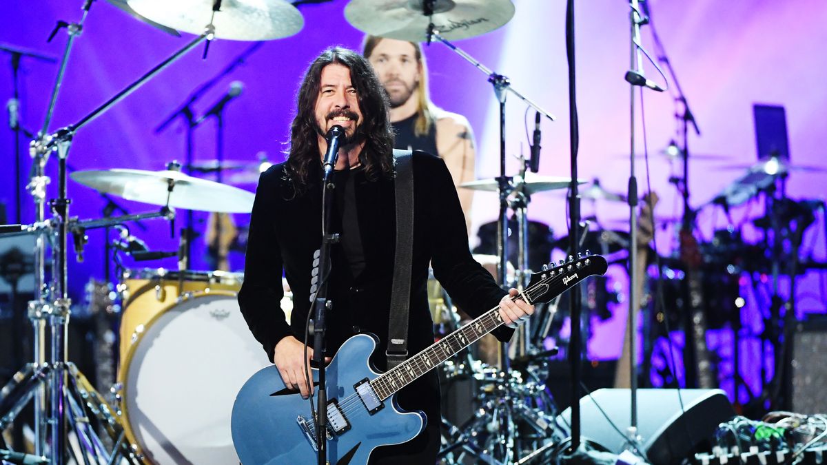 Dave Grohl miał w swojej karierze wiele aut, ale jedno z nich szczególnie zapadło mu w pamięci. Niestety w negatywny sposób