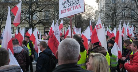 Przepisy poprzedniego rządu rykoszetem trafiły w rolników. Chcą je naprawić