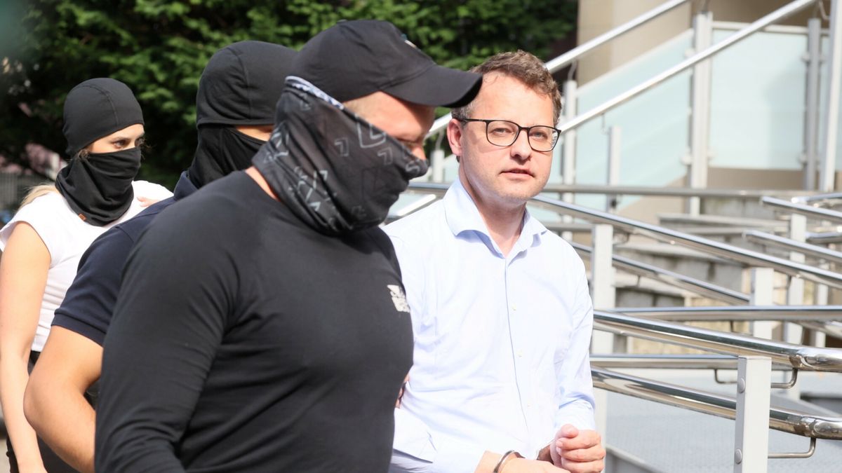 Posiedzenie aresztowe pos?a Marcina Romanowskiego
Fot. Adam Burakowski/East News, Warszawa, 16.07.2024. Sad Rejonowy dla Warszawy-Mokotowa w Warszawie przy ul. Ogrodowej. Posiedzenie aresztowe posla Suwerennej Polski, bylego wiceminister sprawiedliwosci Marcina Romanowskiego (P).
Adam Burakowski