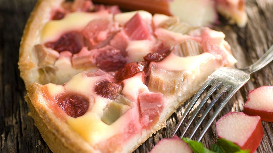 Ciasto z rabarbarem. Sezonowy klasyk, który osłodzi popołudnie