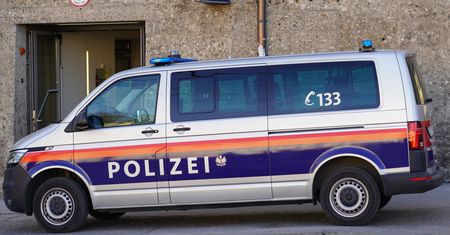 Kontrowersyjne plakaty w Wiedniu. Izraelscy żołnierze na listach gończych