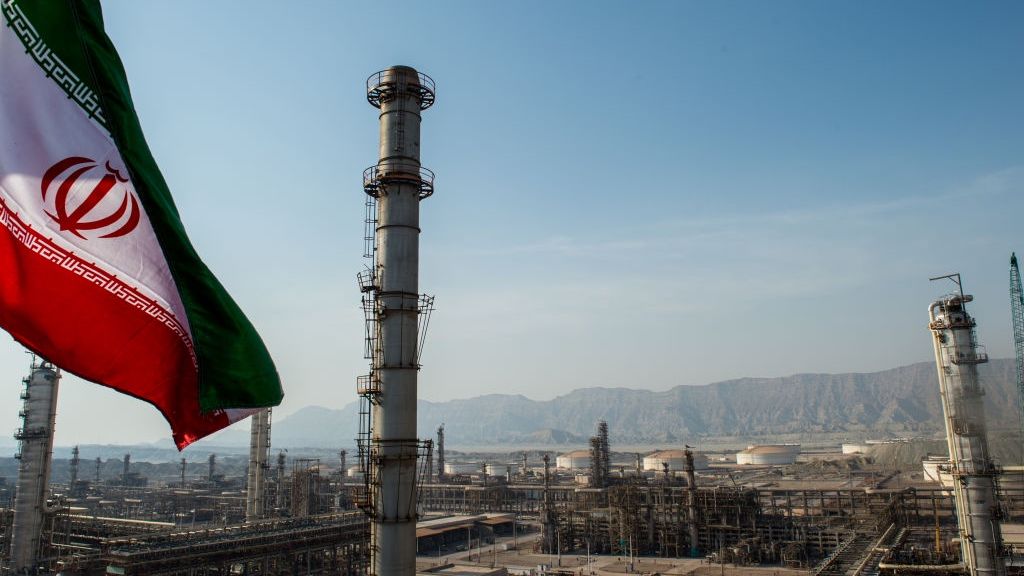 Największy wstrząs od dekad? Ropa reaguje na wojnę