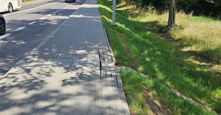 Podmyty chodnik na Słupskiej. Ratusz odsyła do ZIM