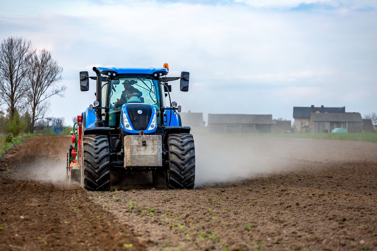 Modernizacja gospodarstw rolnych 2025 — rolnicy dostają drugą szansę na pieniądze?