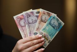 Nowe funty weszły do obiegu. "To historyczny moment"