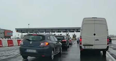 Zmiany obowiązują od 1 grudnia. Kuriozalne sceny na drodze do Wrocławia