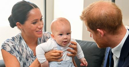 Meghan Markle i książę Harry dostali nagrodę za... POSIADANIE TYLKO DWÓJKI DZIECI! "Stanowią wzór dla innych rodzin"