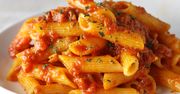 Ten przepis zajmuje tyle ile gotuje się makaron. Ekspresowy włoski obiad, idealny na leniwe dni