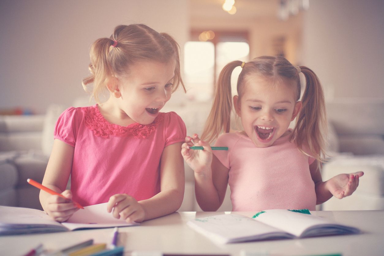 Dzieci uwielbiają ciekawe kolorowanki z ulubionymi bohaterami bajek