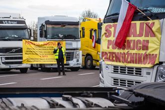 Kolejny dzień protestu przewoźników. Tysiąc ciężarówek w kolejce na 35 km