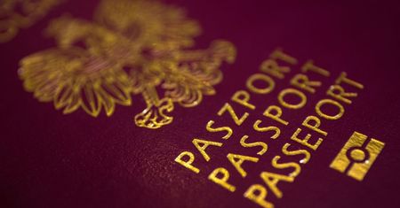 Małopolska. Od poniedziałku 11 maja będzie można odebrać paszport. Jest warunek