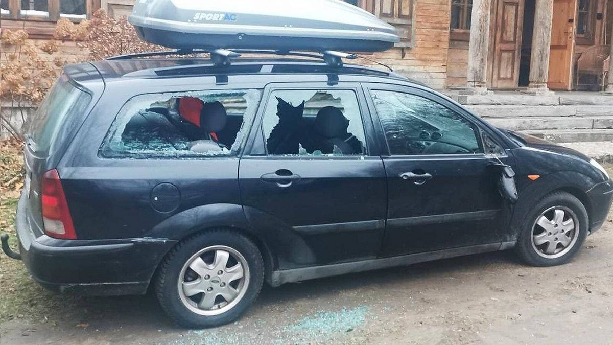 Ktoś uszkodził auta Medyków na Granicy