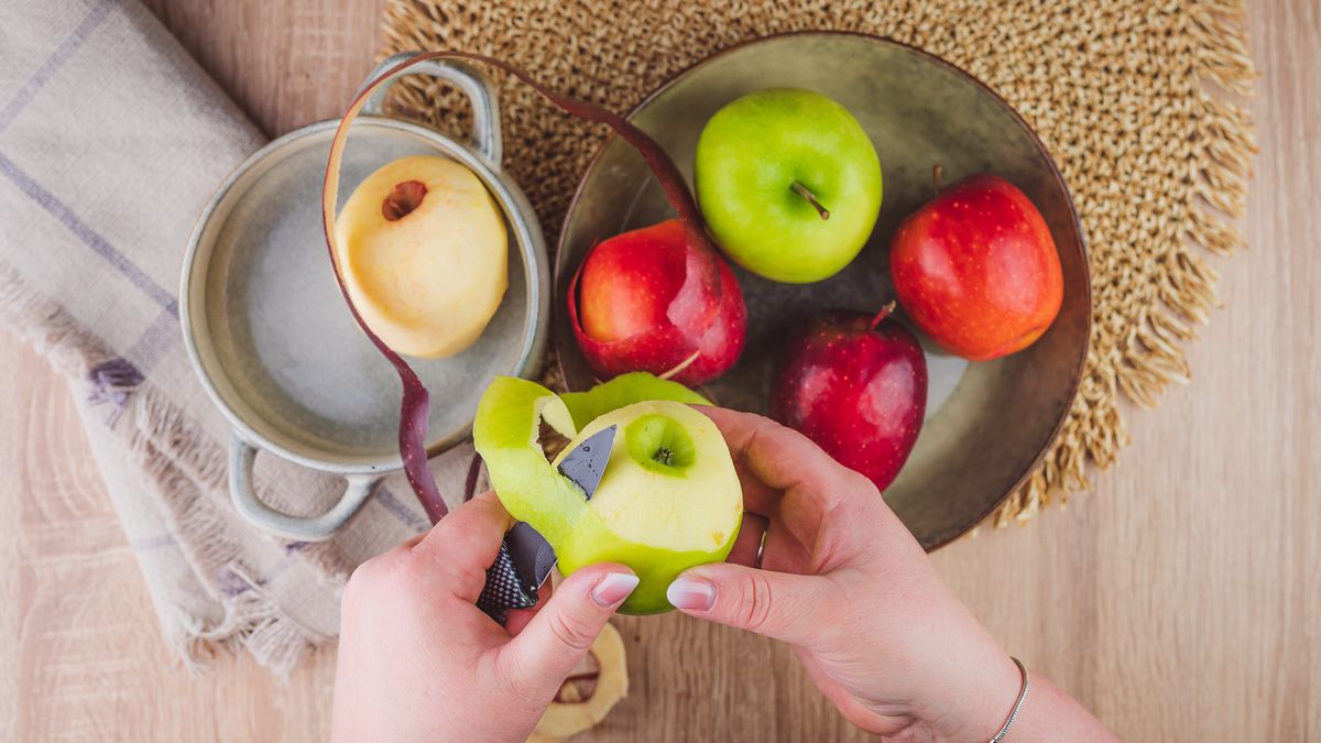 Obrane jabłka trzeba zetrzeć na tarce