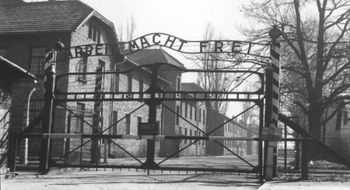 Najbardziej niezwykła ucieczka z Auschwitz. Tak oszukano strażników