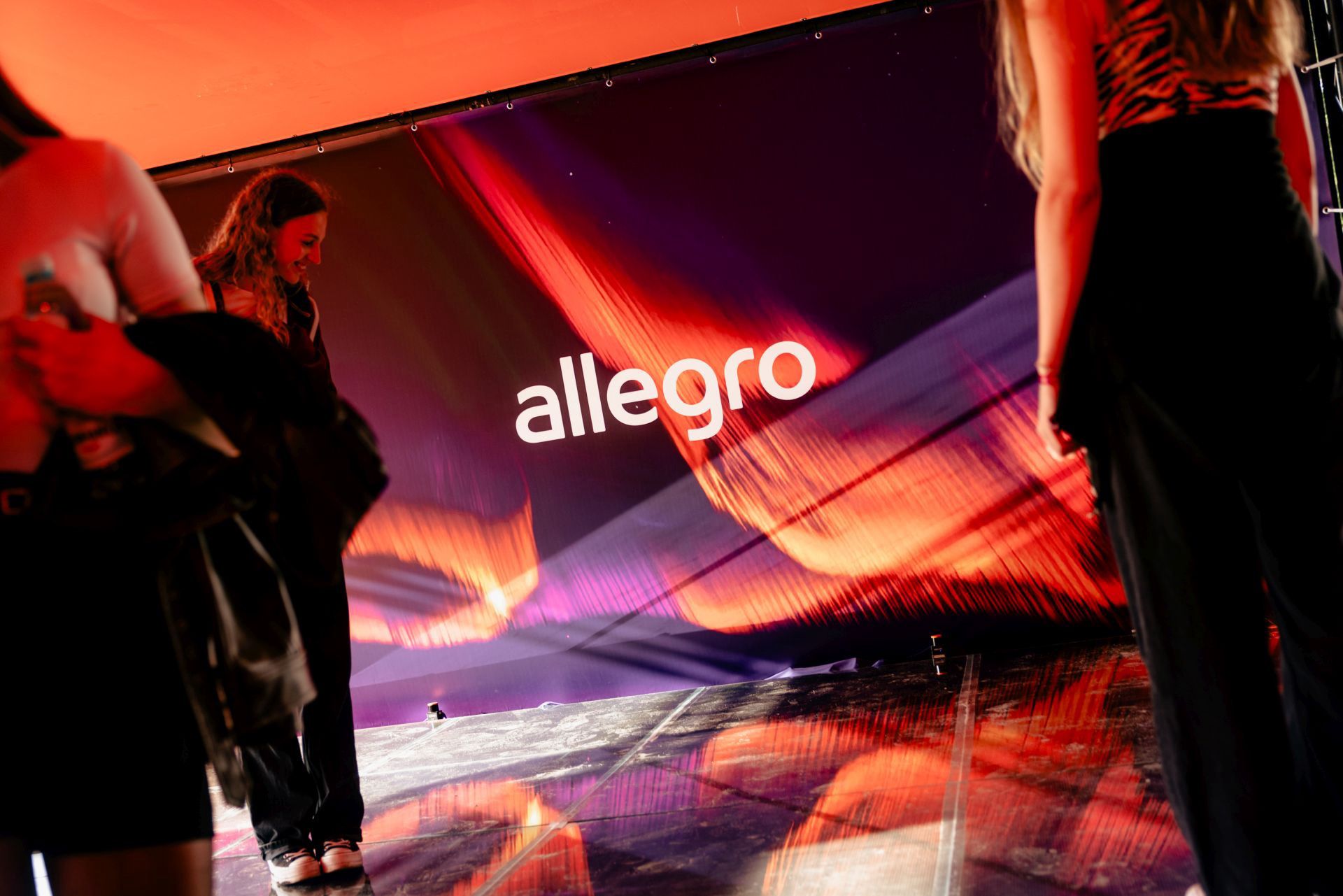 Pożegnajmy wakacje na festiwalu ZORZA i w strefie Allegro