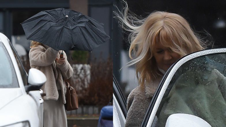 Grażyna Torbicka walczy z wiatrem na Marszałkowskiej 