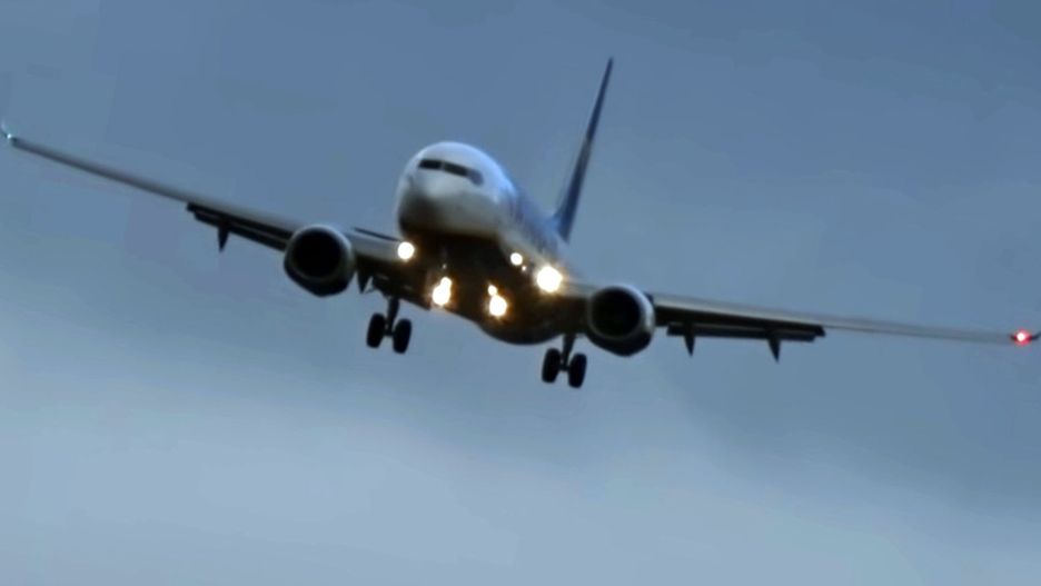 Popis pilotów podczas wichury. Lądowania mogą przerazić 
