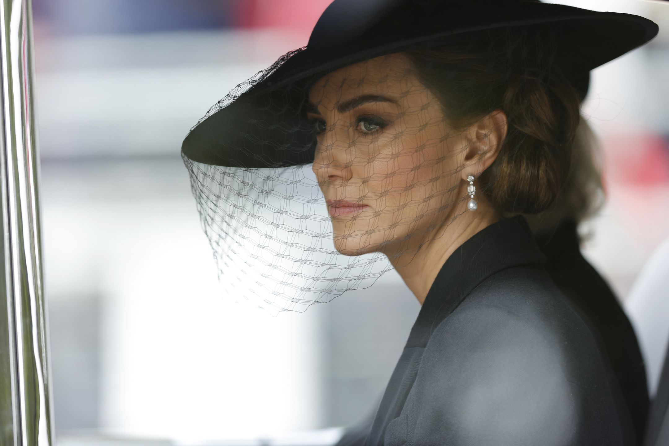 Jak rodzina królewska planuje chronić dzieci po wiadomości o nowotworze Kate?