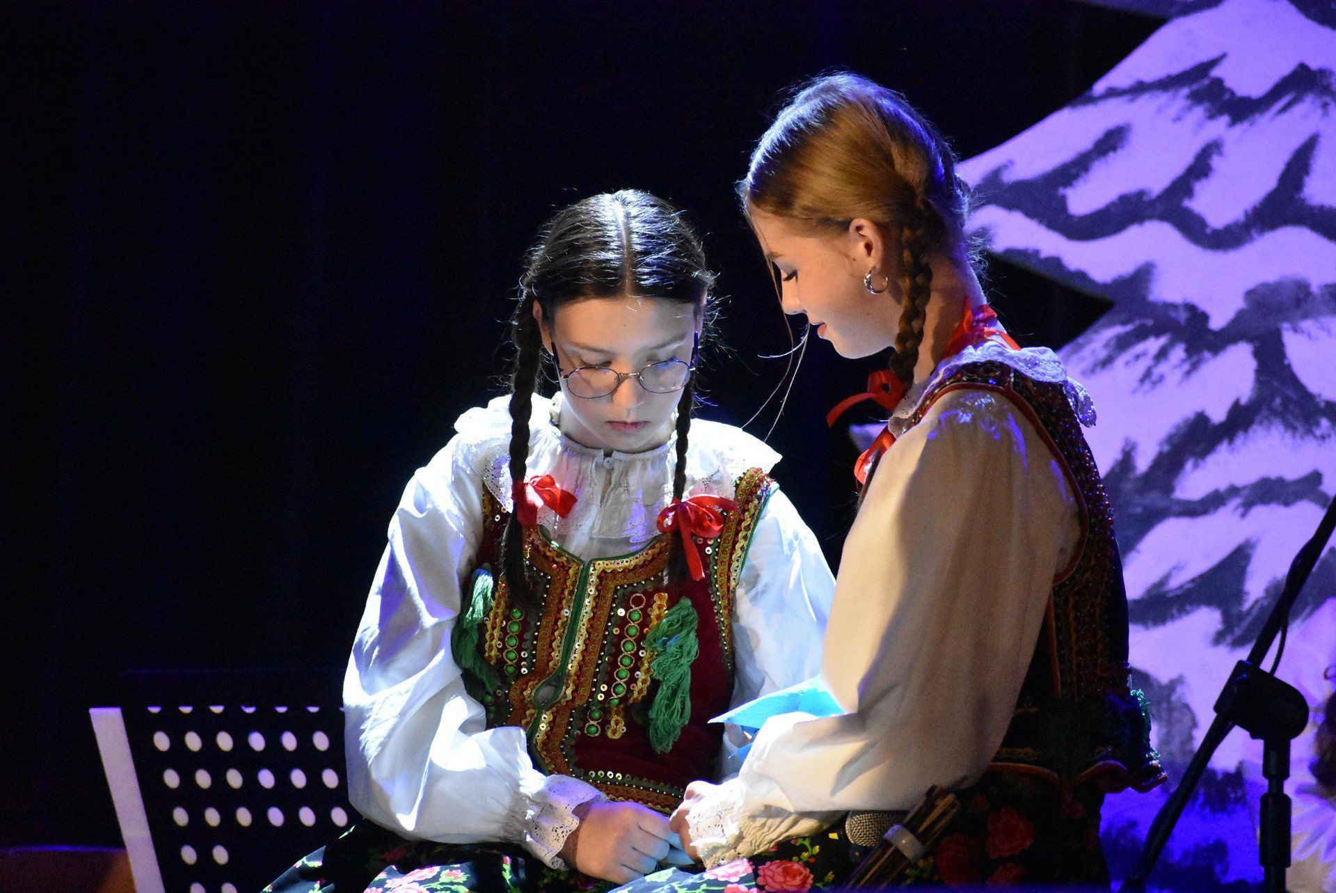 Uczniowie Szkoły Muzycznej w Żębocinie kolędowali i zbierali pieniądze na budowę sali gimnastycznej