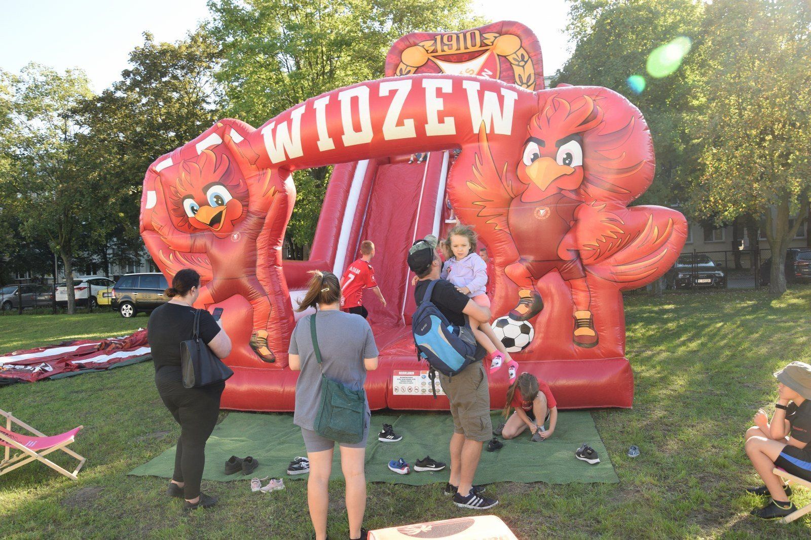 Piknik Widzewski dla dzieci w Zduńskiej Woli wypełniony atrakcjami
