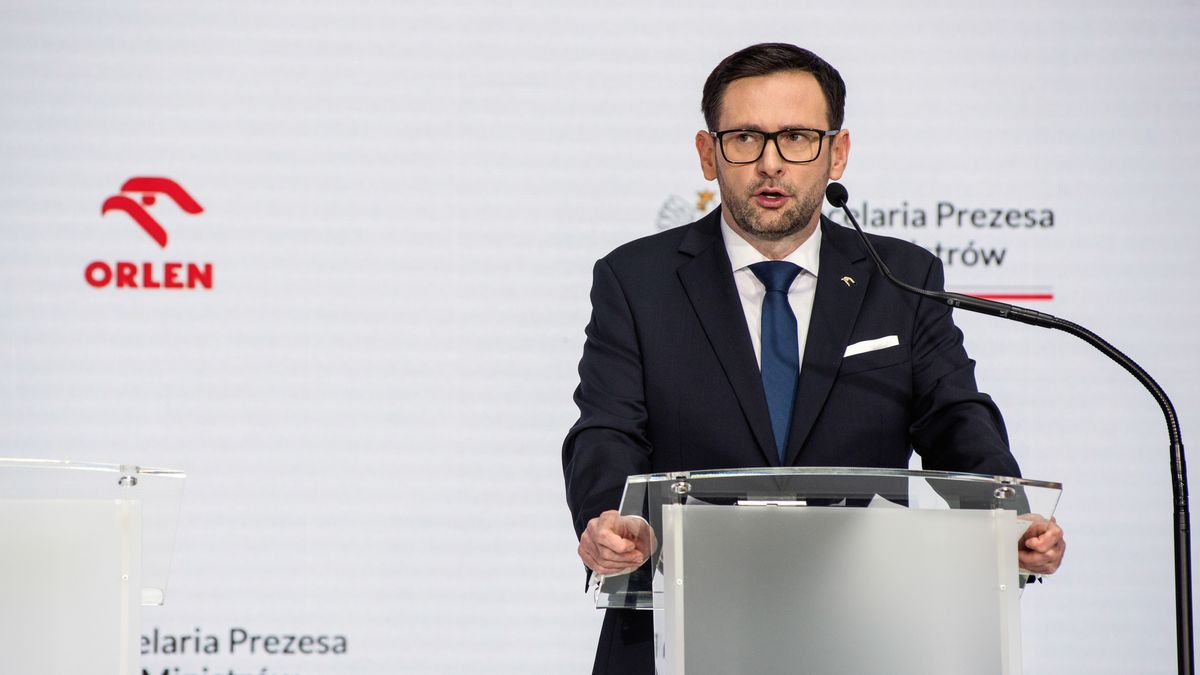 WARSAW, POLAND - 2023/04/17: Daniel Obajtek, the President and CEO of the Polish Oil Company ORLEN speaks during the press conference in Warsaw. Daniel Obajtek, the President and CEO of the Polish Oil Company ORLEN, announced the details of the planned investments in Small Modular Reactors (SMR) for Poland. For this purpose, the company Orlen Synthos Green Energy (OSGE) was established, supported by the Polish billionaire - Michal Solowow. OSGE will buy reactors from US-based GE Hitachi. (Photo by Attila Husejnow/SOPA Images/LightRocket via Getty Images)