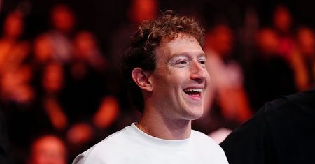 Wyniki właściciela Facebooka lepsze od oczekiwań, ale akcje spadają