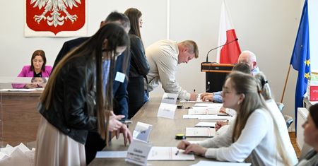 Zmieniłeś miejsce głosowania przed I turą wyborów? Co w przypadku II tury?