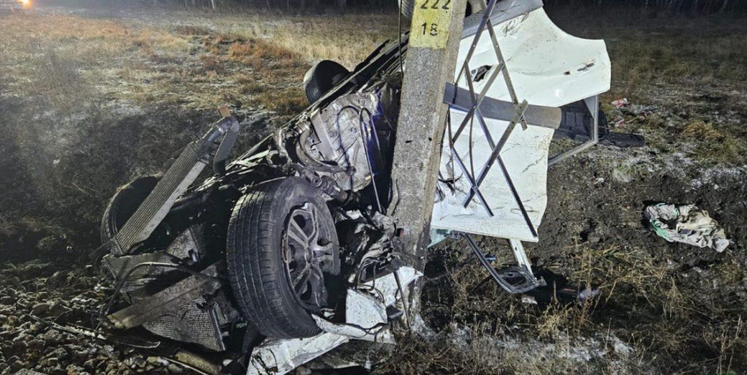 Poważny wypadek na przejeździe kolejowym. Kobieta trafiła do szpitala