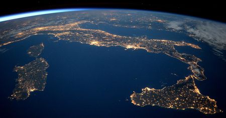 "Hello, Is This Planet Earth" - zachwycające zdjęcia z orbity Ziemi