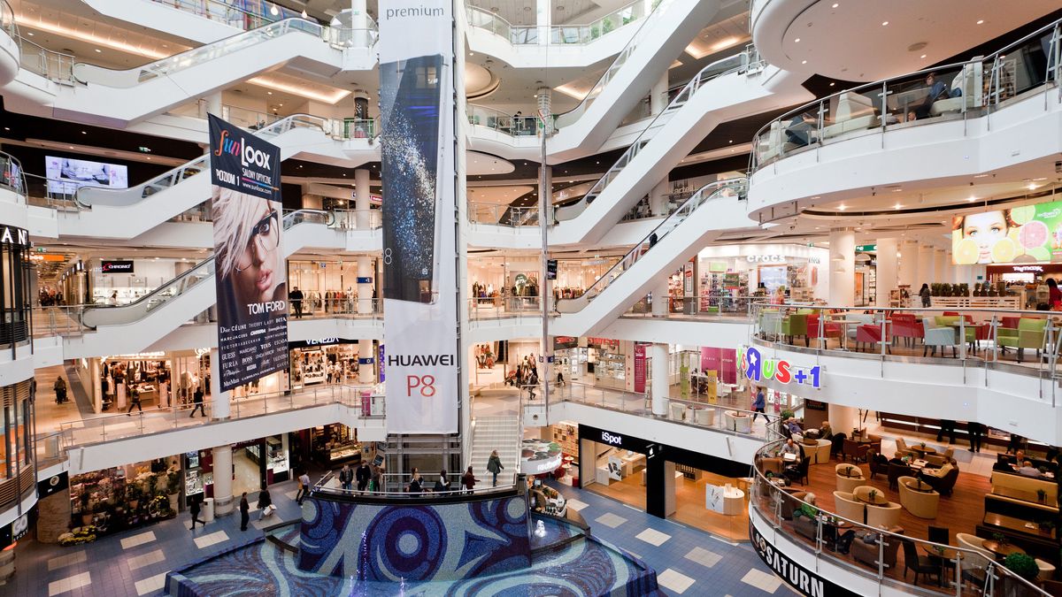 Poland Announces Interest Rate Decision
Customers browse retail floors at the Blue City shopping mall in Warsaw, Poland, on Wednesday, Nov. 4, 2015. Poland left its benchmark interest rate at a record low for a seventh meeting as central bankers stuck to their pledge of keeping monetary policy stable before it's handed over to a new panel early next year. Photographer: Piotr Malecki/Bloomberg via Getty Images
Bloomberg
EMEA; EUROPE, EMEA; EASTERN EUROPE, POLAND; POLISH; EUROPE, RETAIL; RETAILER; STORE; STORES, SHOPPER; SHOPPERS; RETAIL, ECONOMY; ECONOMIC; ECO, ECONOMY; ECONOMIC; SPENDING, FINANCE; FINANCIAL; ECONOMY