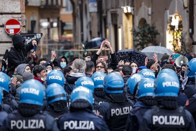 Protest w Rzymie. Demonstracje tłumiła specjalna jednostka policji