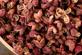 Dosypuj do zup i mięs. Pomaga chronić przed anemią i działa korzystnie na wątrobę