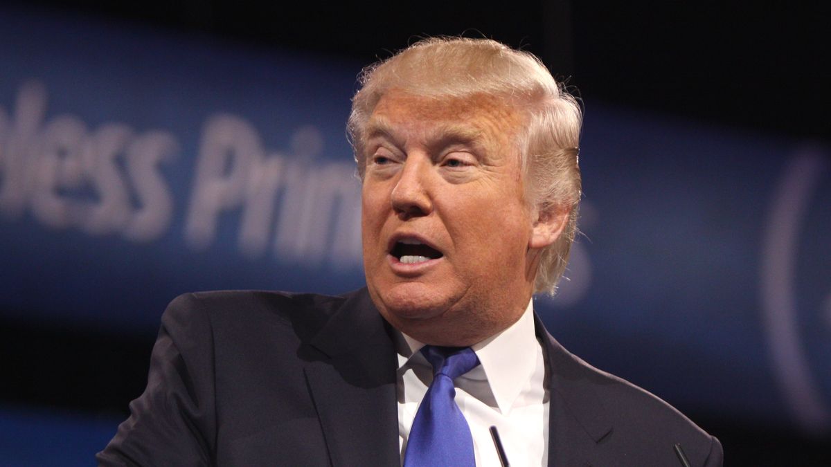 Spory cios dla Donalda Trumpa