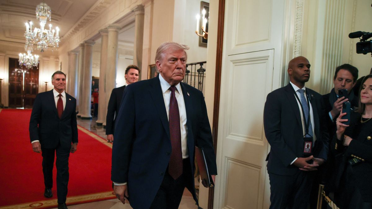 US President Donald Trump arrives for an event honoring the 2025 Stanley Cup Champions, The Florida Panthers, in the East Room of the White House, in Washington, DC, USA, 15 January 2026. EPA/Samuel Corum / POOL Dostawca: PAP/EPA.