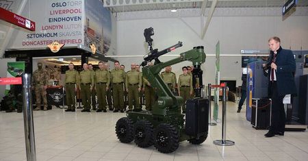 Lotnisko Lublin: Robot antyterrorysta zadba o nasze bezpieczeństwo na lotnisku