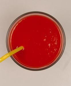 Najzdrowszy sok na świecie możesz zrobić samodzielnie. Pomaga obniżyć ciśnienie i wzmacnia kości