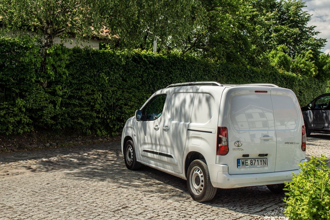 Toyota podzieli salony. Dostawczaki z oddzielnymi punktami serwisu