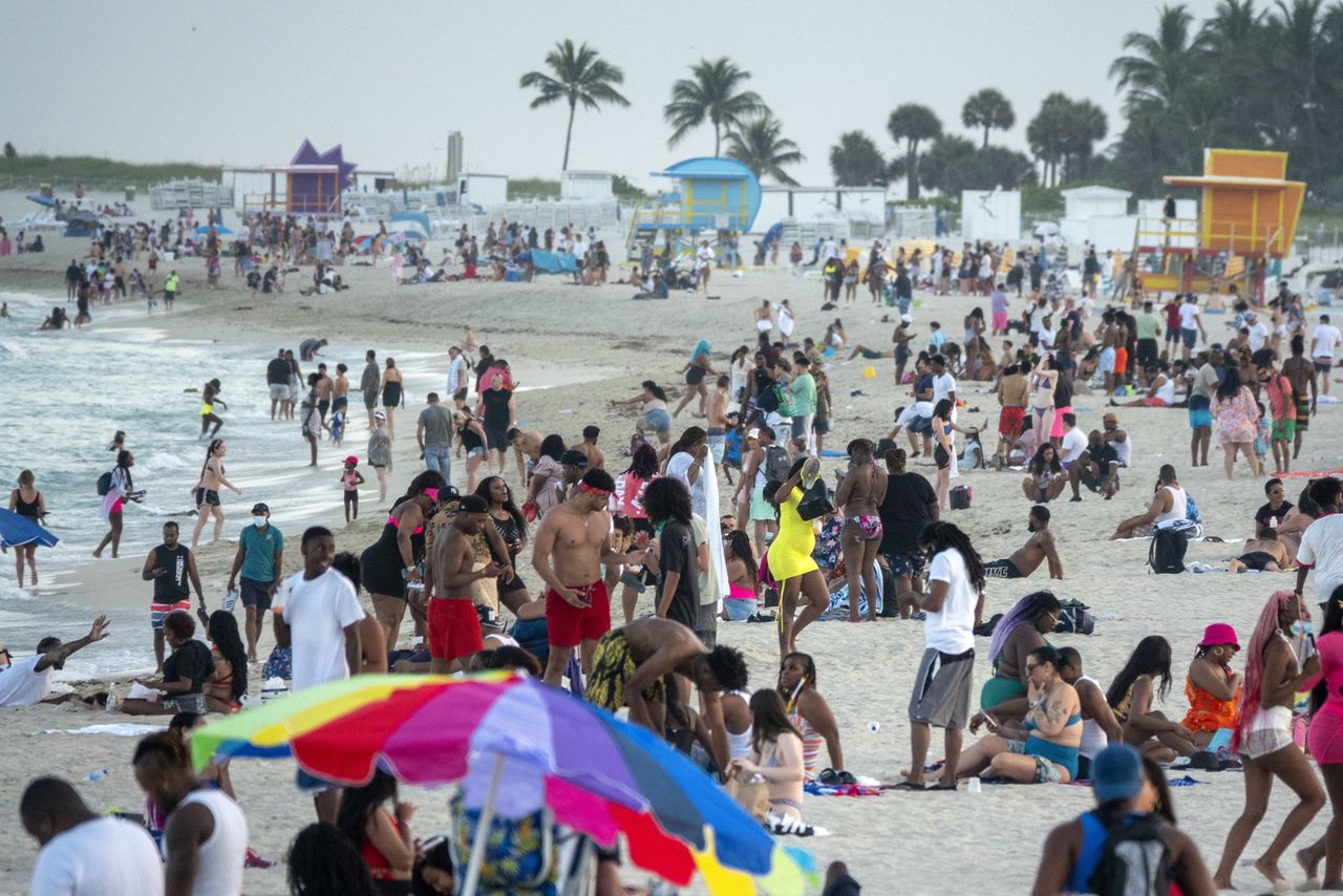 Floryda przeżywa oblężenie. Policja zatrzymała setki imprezowiczów w Miami Beach