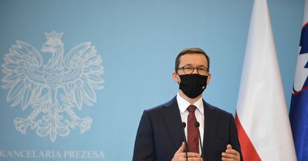 Morawiecki o zagrożeniu dezinformacją. Mówi o "kłamstwach i manipulacjach"