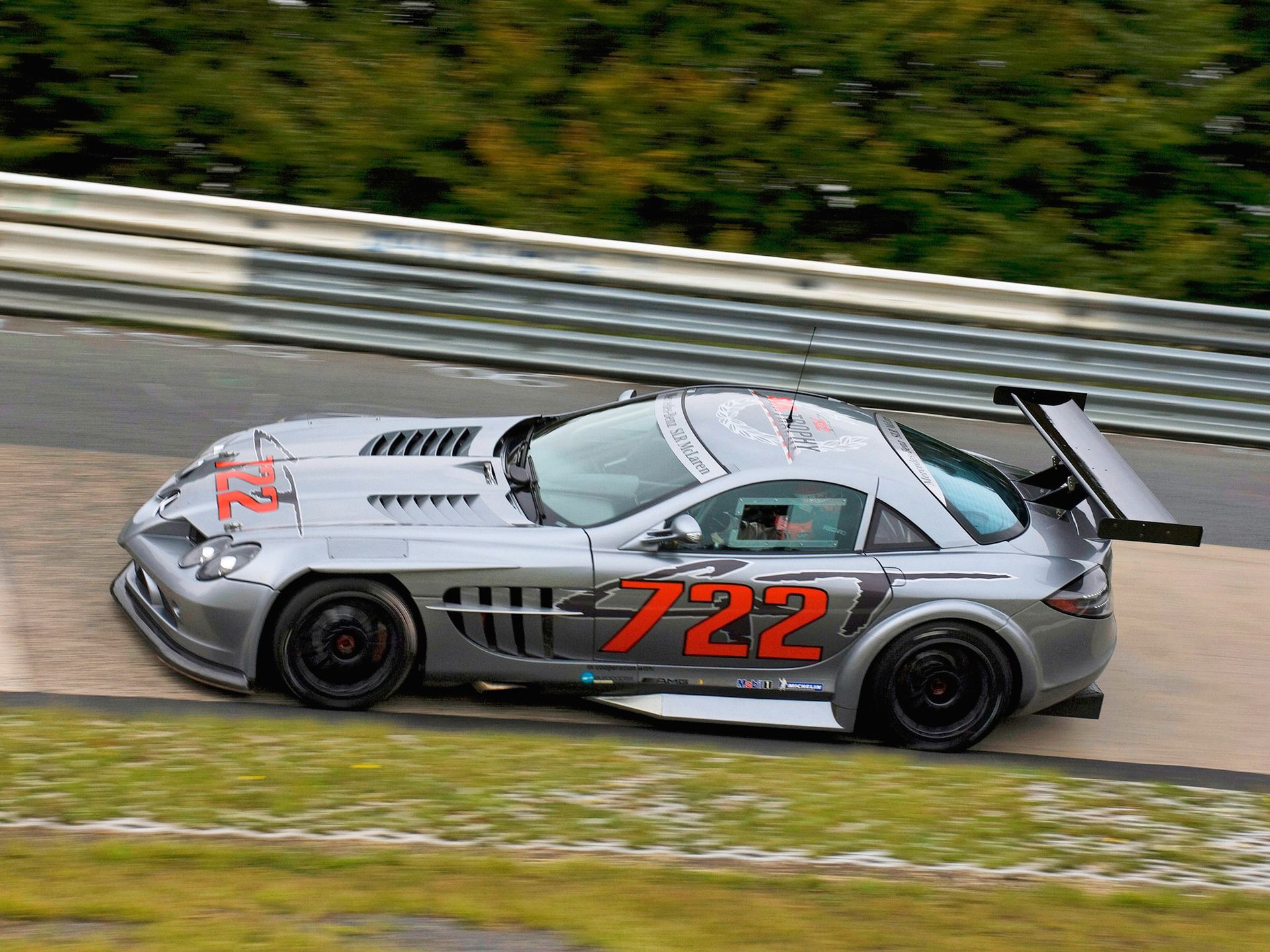 Pokolenie wcześniej: Mercedes-Benz SLR McLaren 34