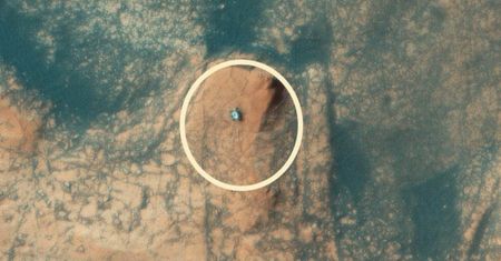 Marsjański krater Gale. NASA pokazała widowiskowe zdjęcie