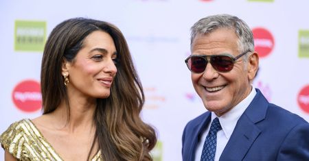 George Clooney rozdał przyjaciołom 14 mln dolarów. Pieniądze przewiózł starym vanem