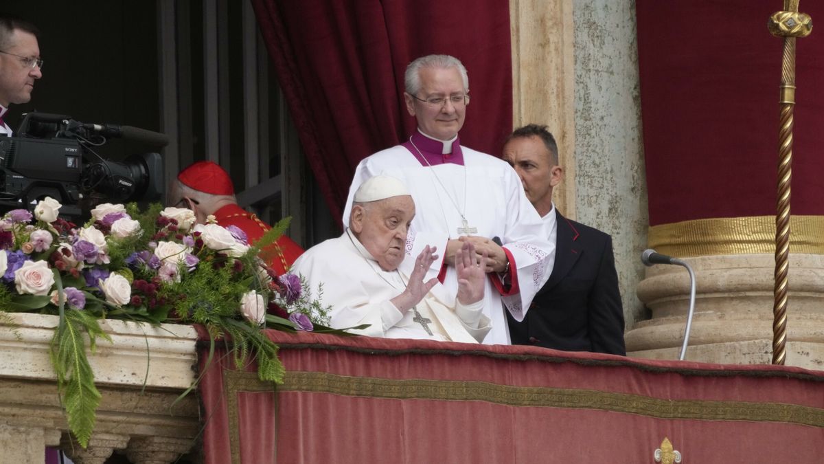 Temporary
Pope Francis appears on the central lodge of St. Peter's Basilica to bestow the Urbi et Orbi (Latin for to the city and to the world) blessing at the end of the Easter mass presided over by Cardinal Angelo Comastri in St. Peter's Square at the Vatican Sunday, April 20, 2025.(AP Photo/Gregorio Borgia)
Gregorio Borgia