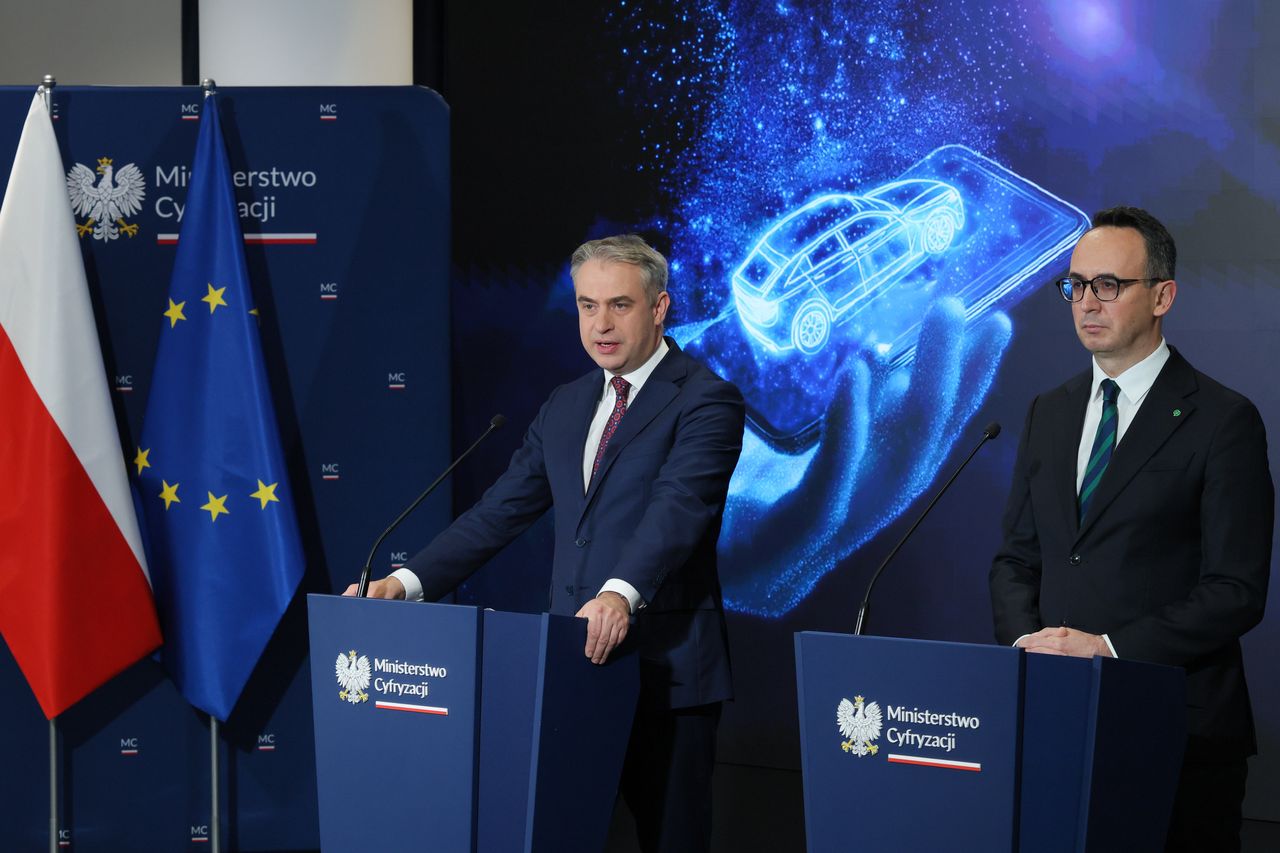 Rejestracja pojazdów online. Wkrótce wniosek przez mObywatela