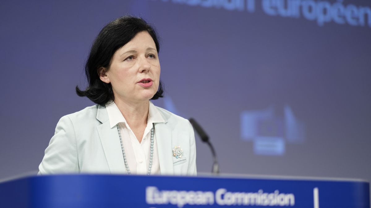 Wiceszefowa KE Věra Jourová domaga się równego traktowania osób LGBT w Polsce