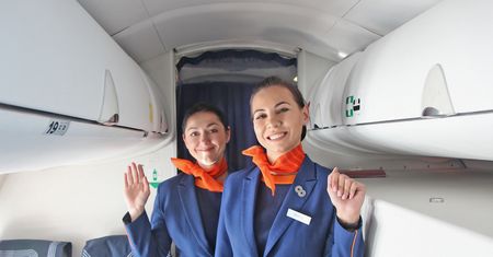 Tyle zarabiają stewardessy. Zaskoczeni?