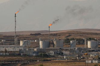 Irak wstrzymuje eksport ropy. 200 tys. baryłek mniej